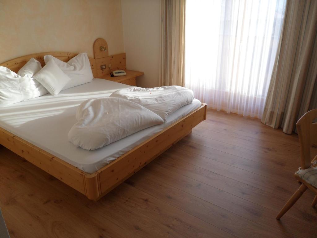 Hotel Fleuralp Cermes Camera foto