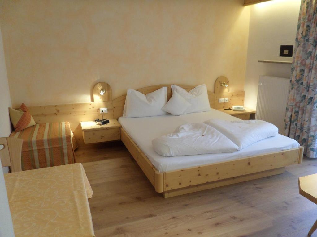Hotel Fleuralp Cermes Camera foto